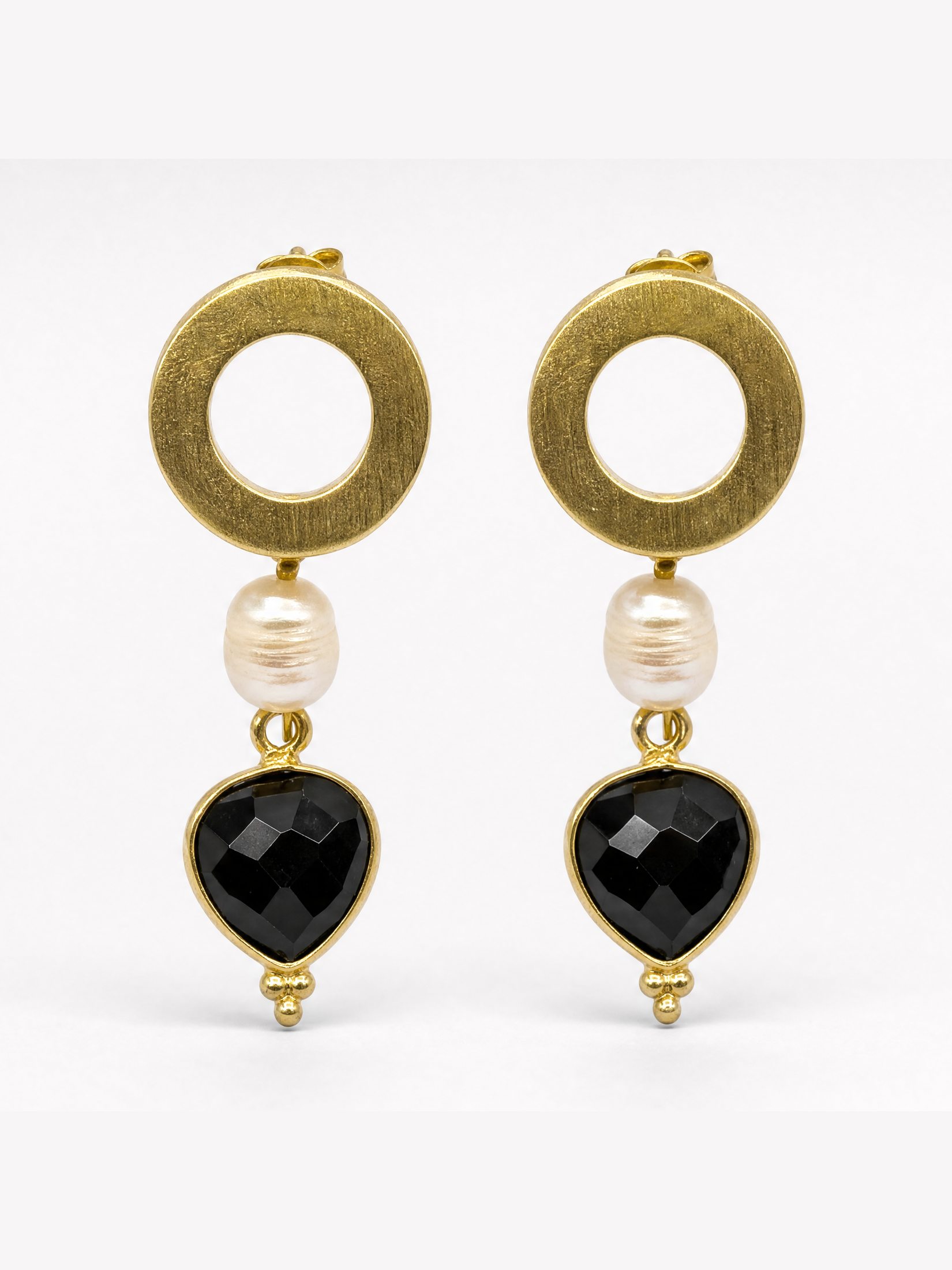 Aros con perla de río y ágata teñida · libre de níquel | Buono Joyas