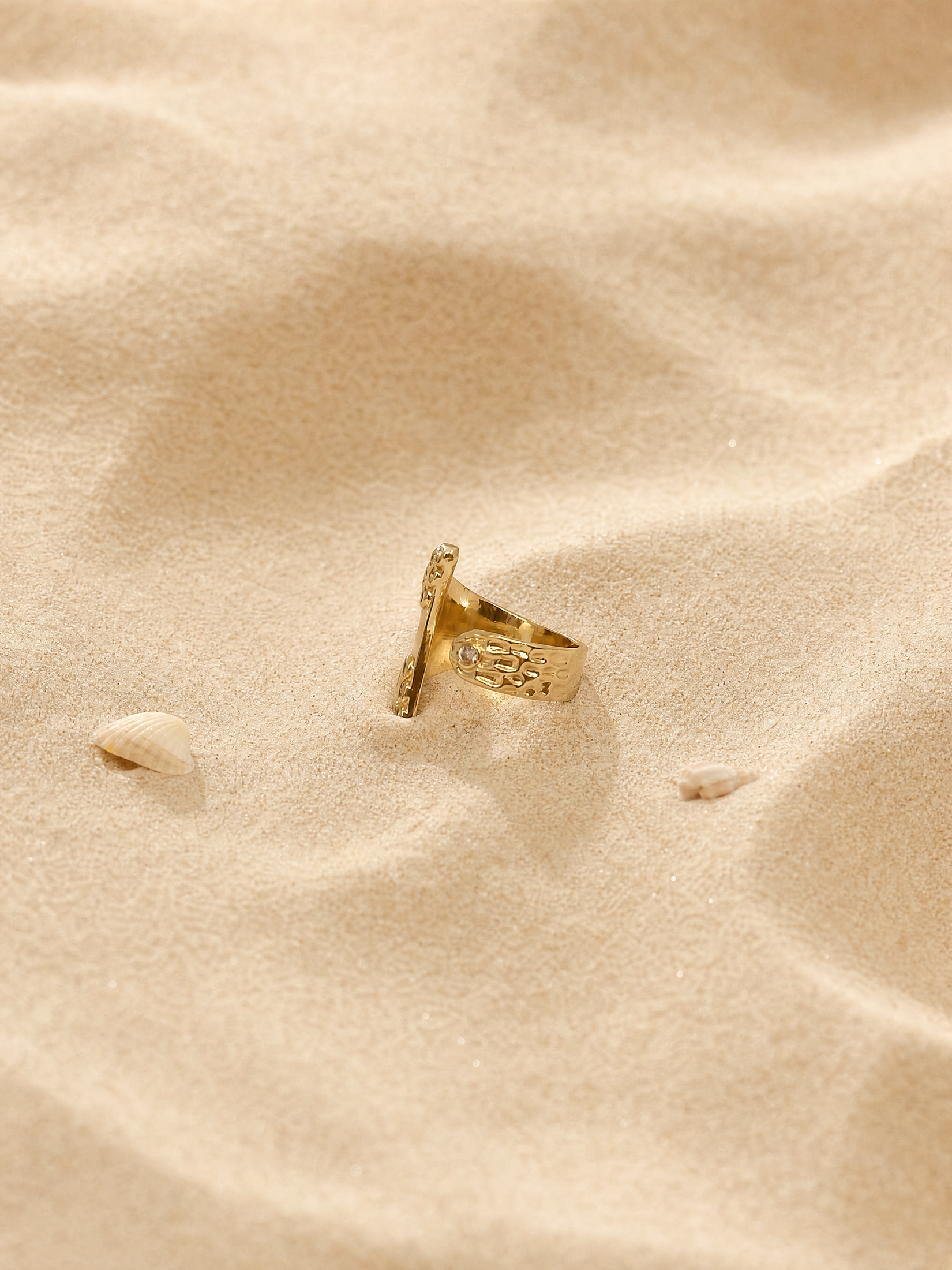Anillo ajustable martillado con circones · foto 3 · Buono Joyas