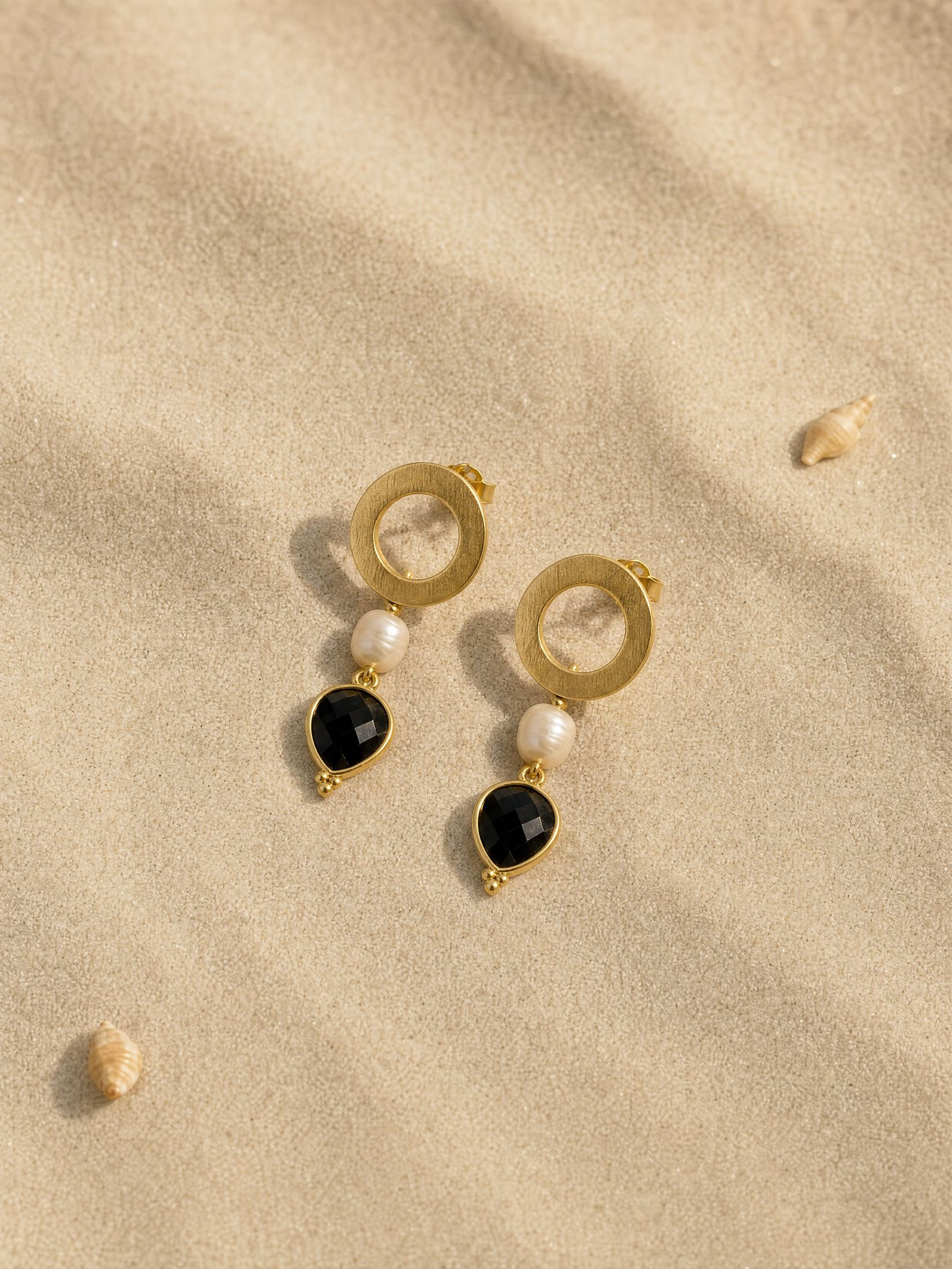 Aros con perla de río y ágata teñida · foto 2 · Buono Joyas