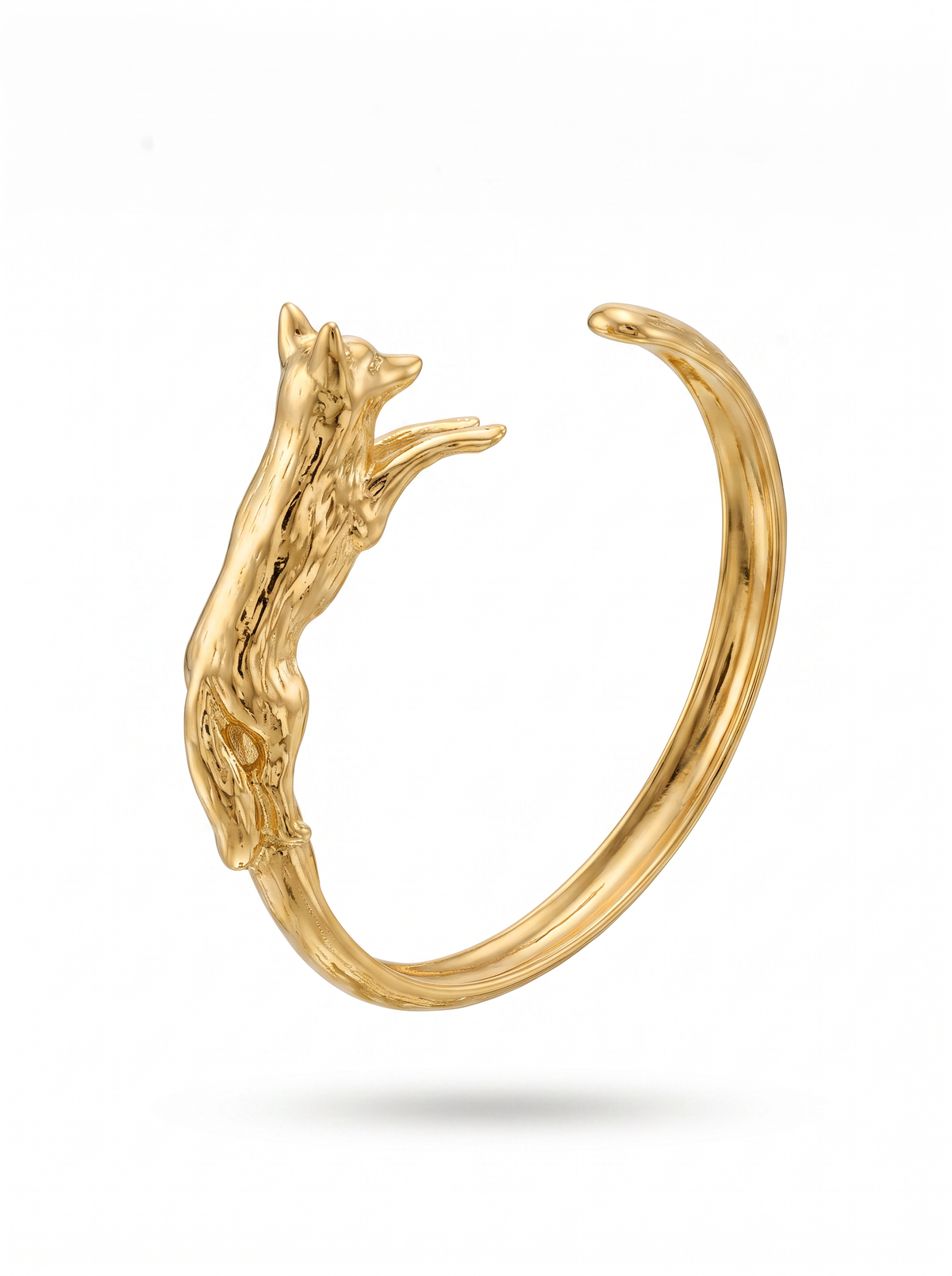 Brazalete Cuff Zorro Dorado de enchape de oro 18k, fondo blanco | Buono Joyas