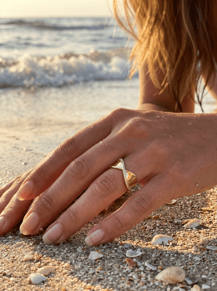 Anillo Enchapado Oro 18K Infinito con Brillo