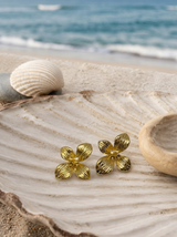 Aretes Flor Plumeria Dorada