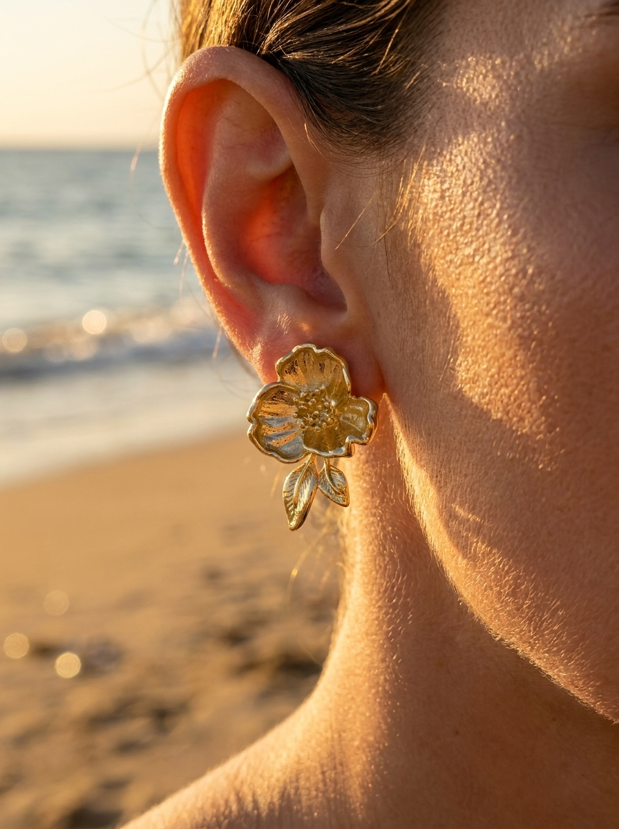 Aretes Flor con Hoja Dorada