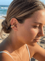 Ear Cuff Dots Dorado - Textura Brillante
