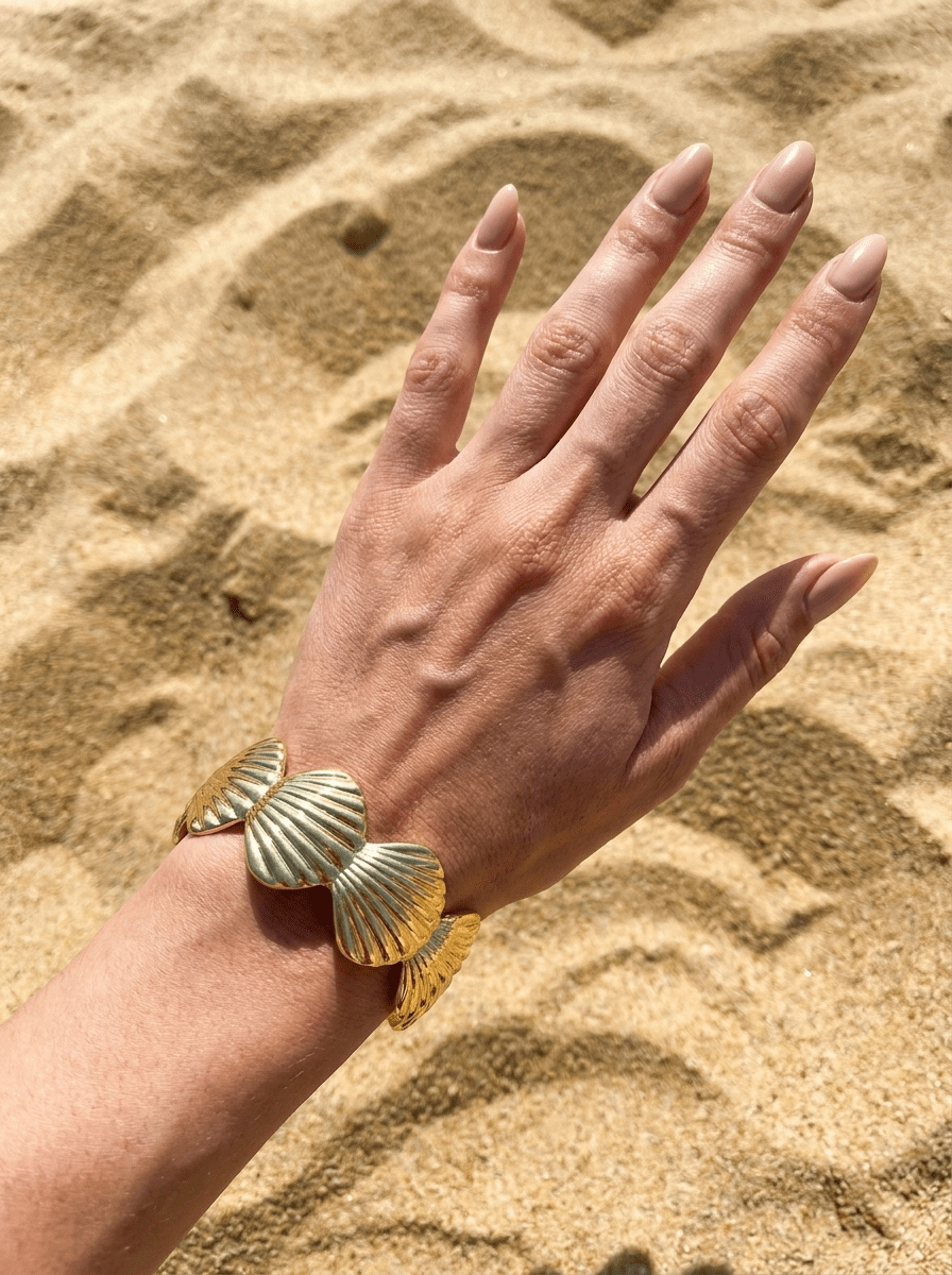 Pulsera Brazalete Conchas Doradas