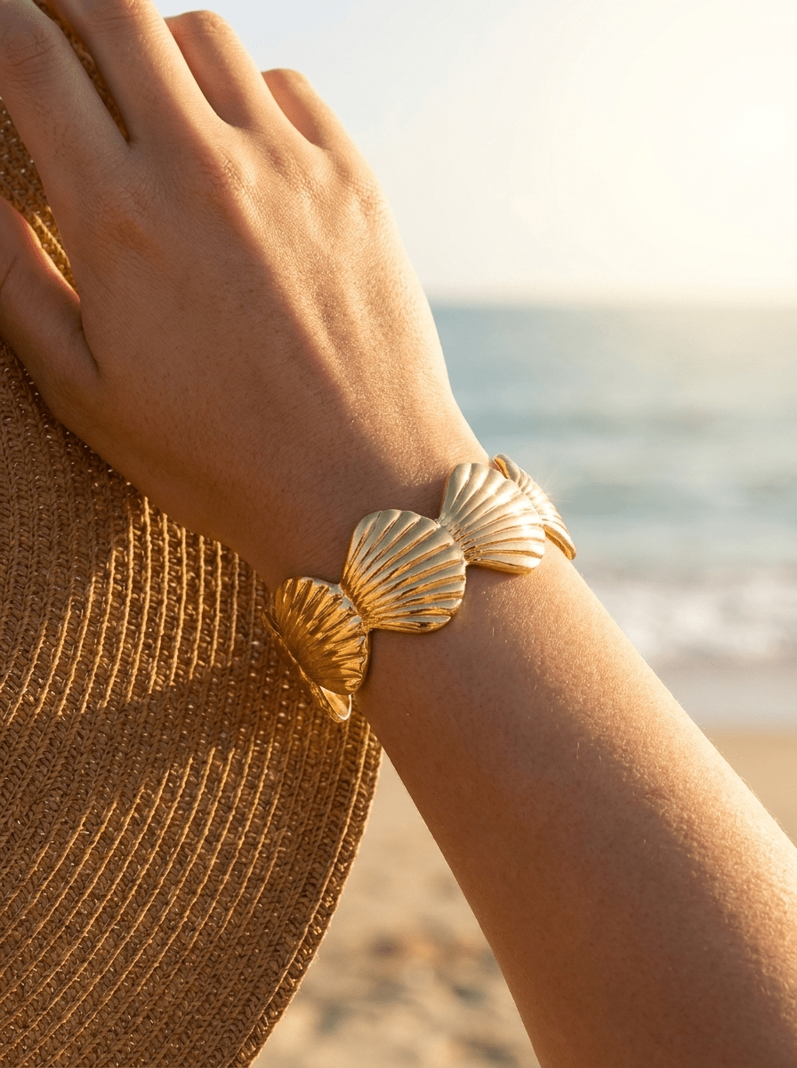 Pulsera Brazalete Conchas Doradas